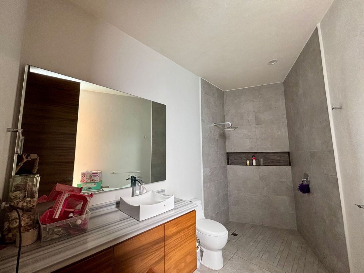 33 de 48: Baño Secundario 2