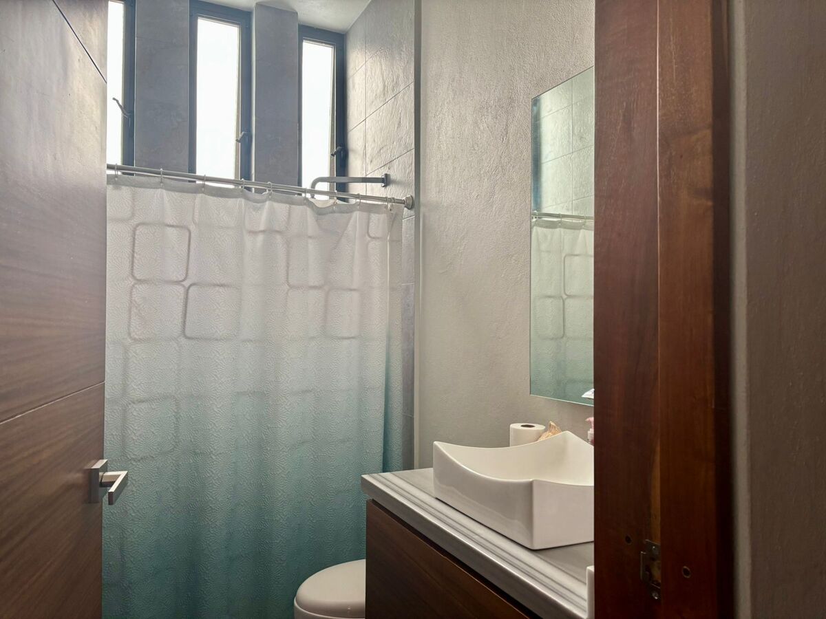 6 de 48: Baño Planta baja