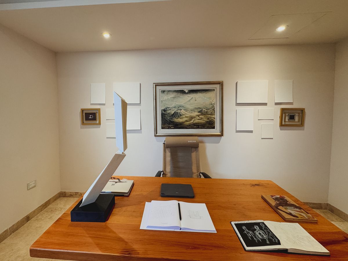 7 de 35: Estudio que podria utilizarse como recamara adicional.