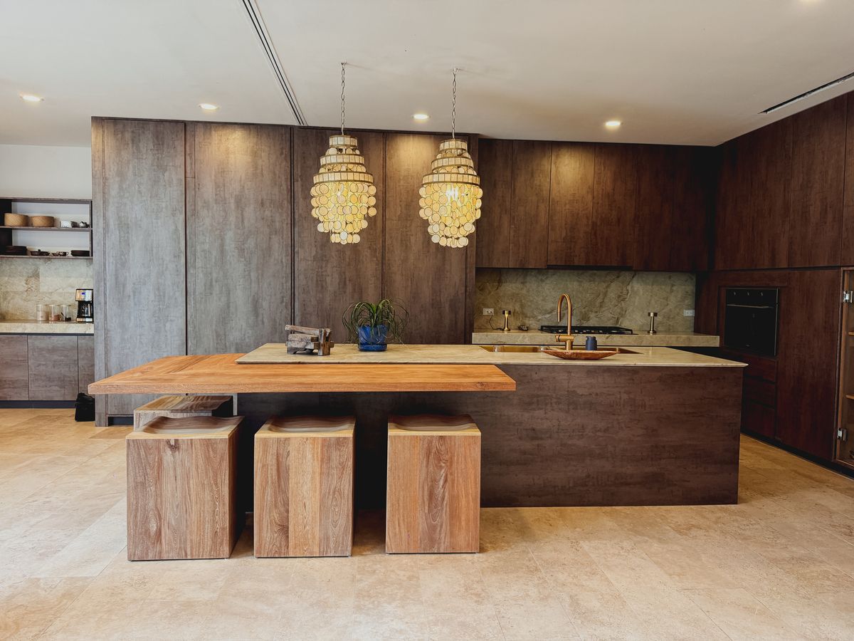 21 de 35: Vista parcial de la cocina