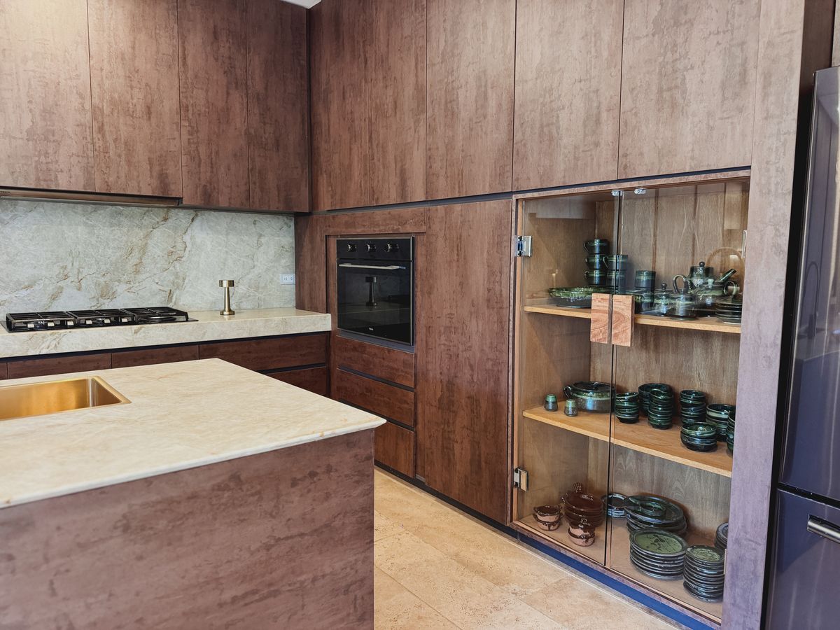 23 de 35: Vista parcial de la cocina