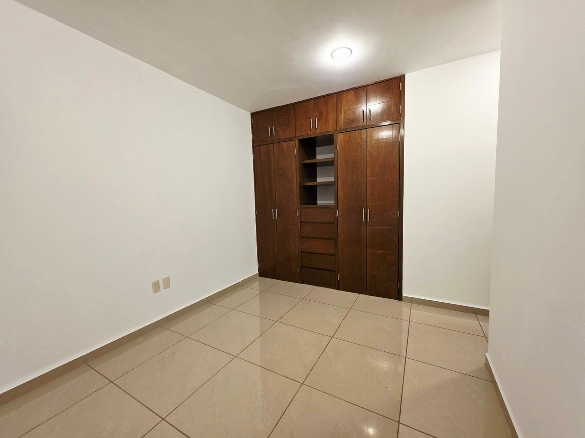 16 of 34: Recámara secundaria