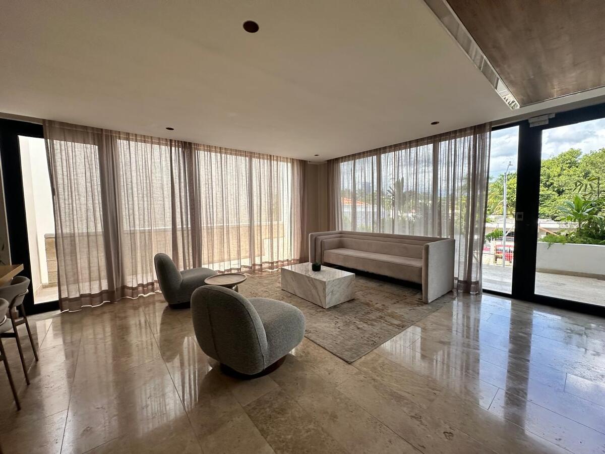 11 de 18: RECEPCIÓN