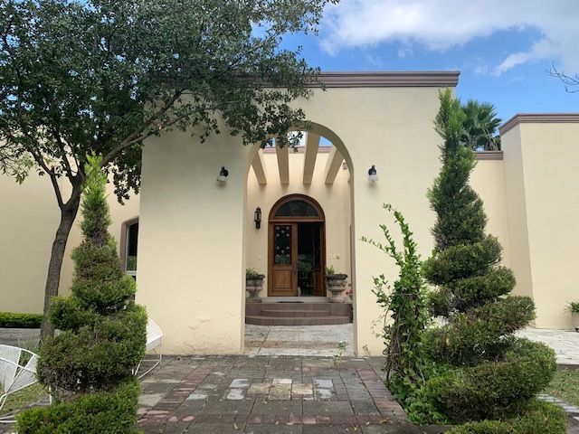 2 de 14: Entrada principal