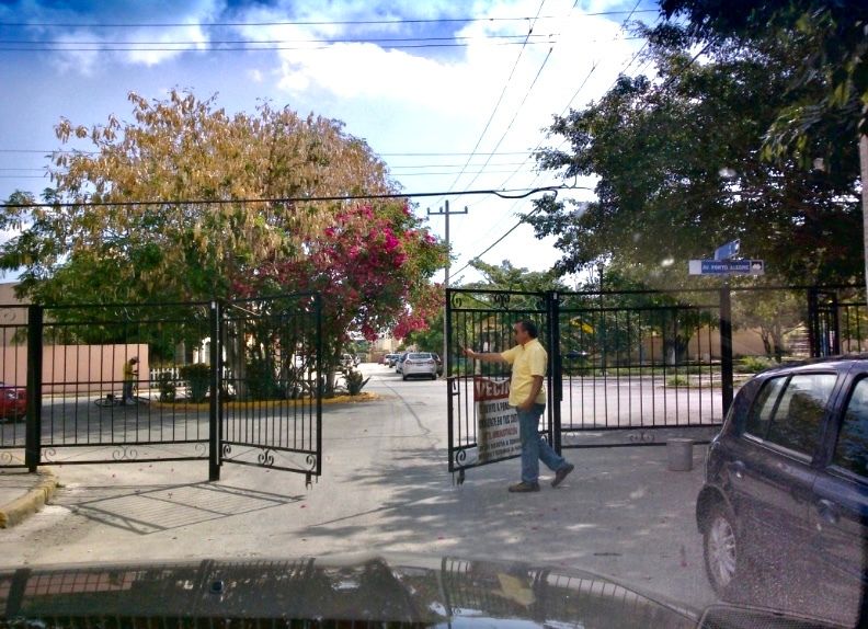 1 de 6: Entrada a la privada