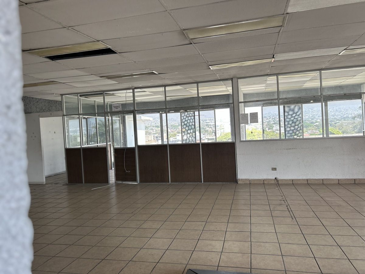Edificio en Venta, cuenta con oficinas Corporativas en la Ciudad de Tuxtla Gutz. - foto 4