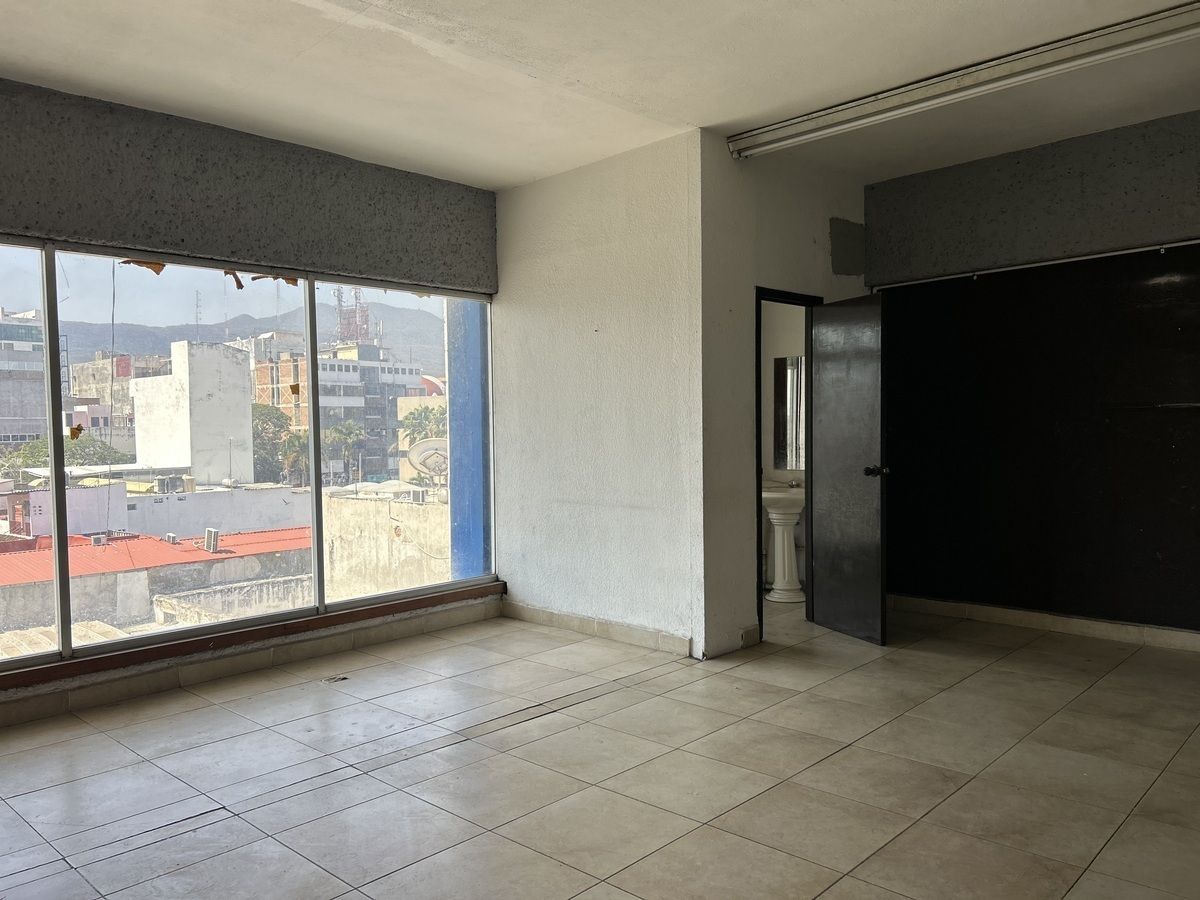 Edificio en Venta, cuenta con oficinas Corporativas en la Ciudad de Tuxtla Gutz. - foto 5