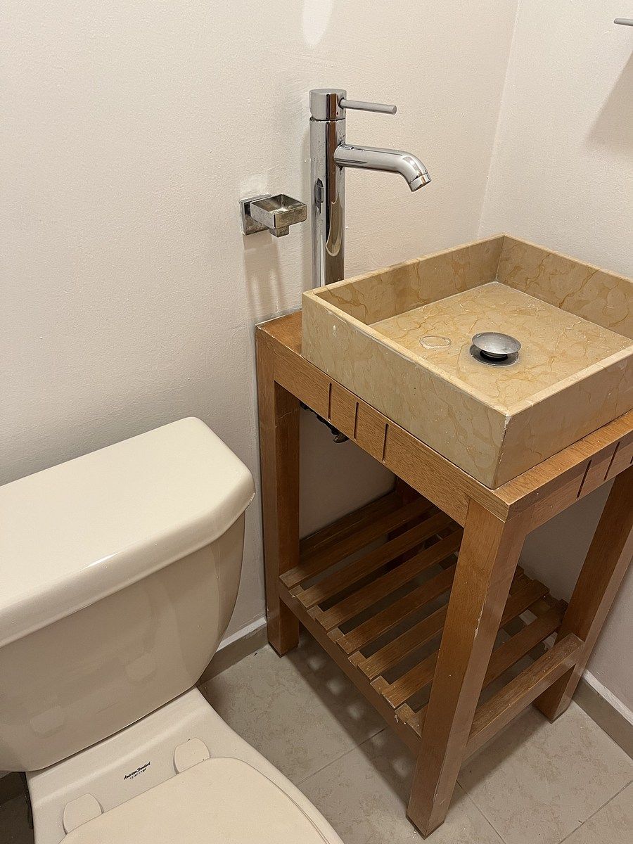 10 de 37: medio baño visitas