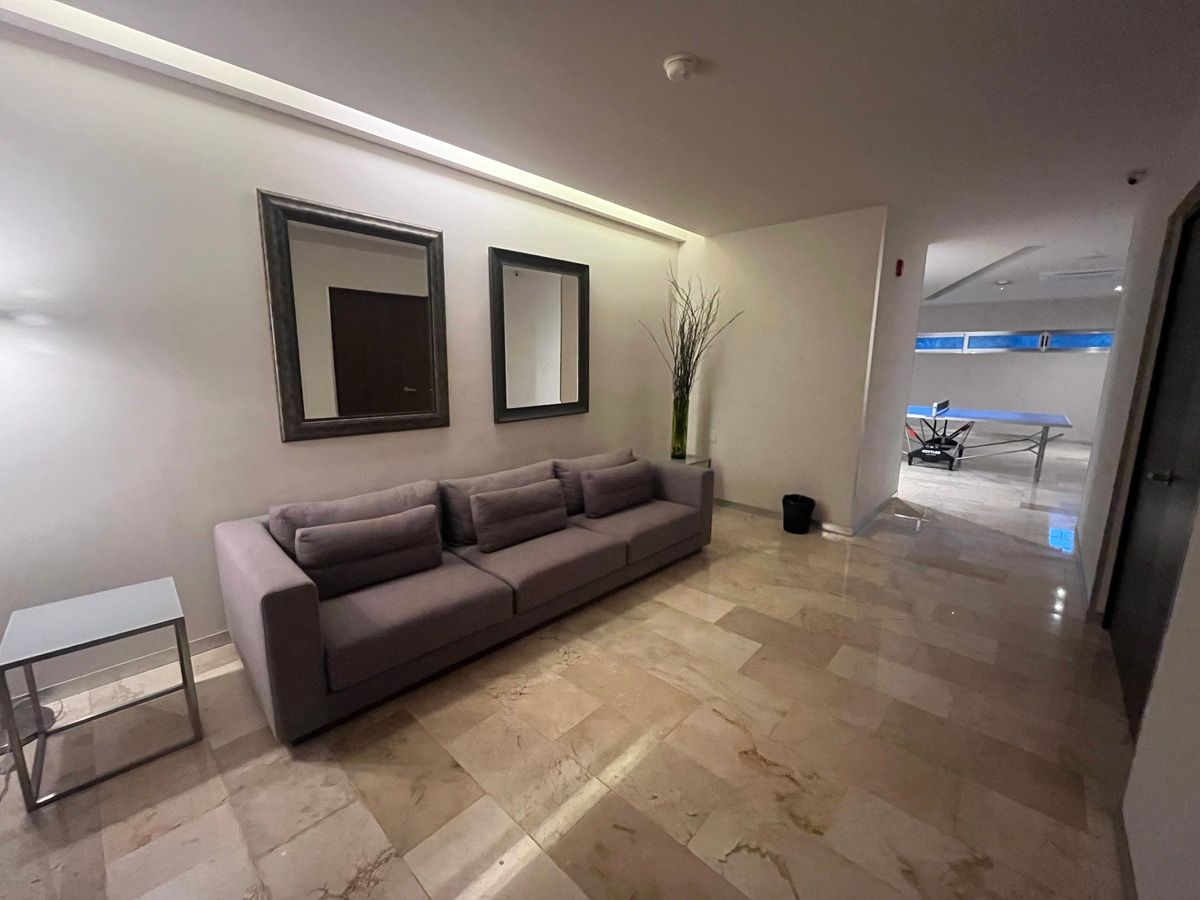 12 de 41: Salón adolescentes