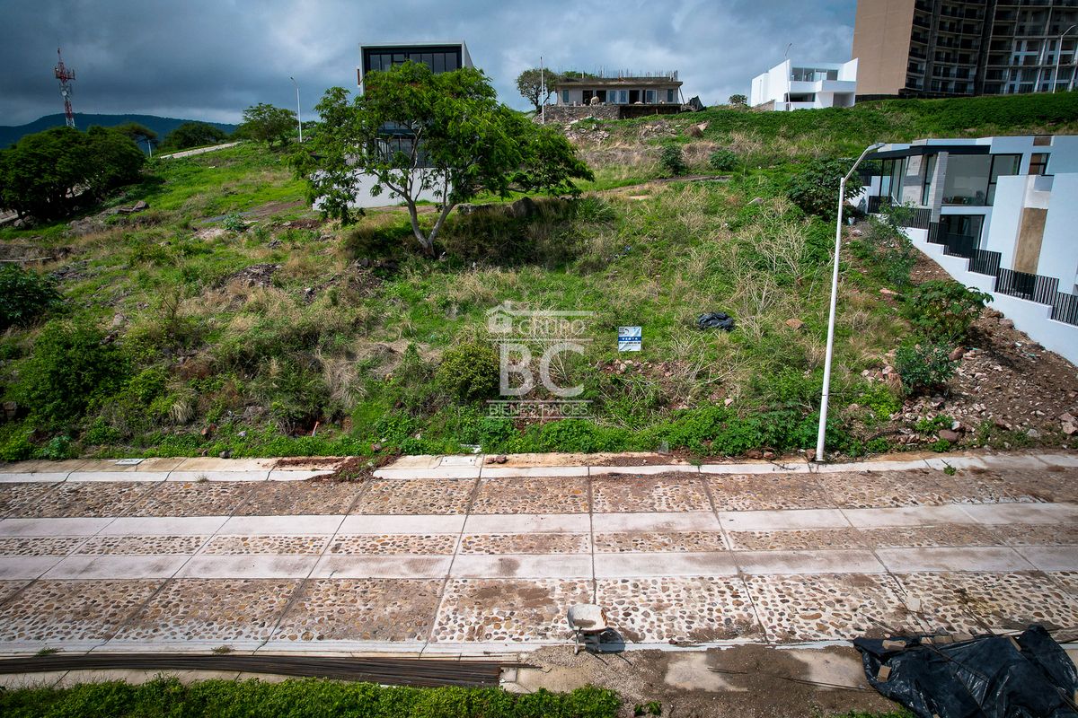 Terreno Exclusivo en Venta en Chapala Lago Luna | 300 m² a 150 m del Lago L26 - foto 1