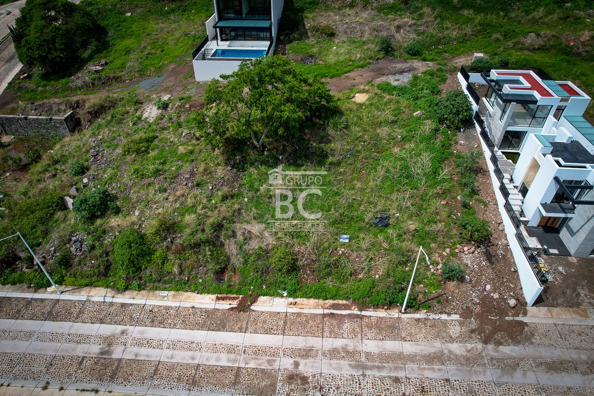 Terreno Exclusivo en Venta en Chapala Lago Luna | 300 m² a 150 m del Lago L26 - foto 3
