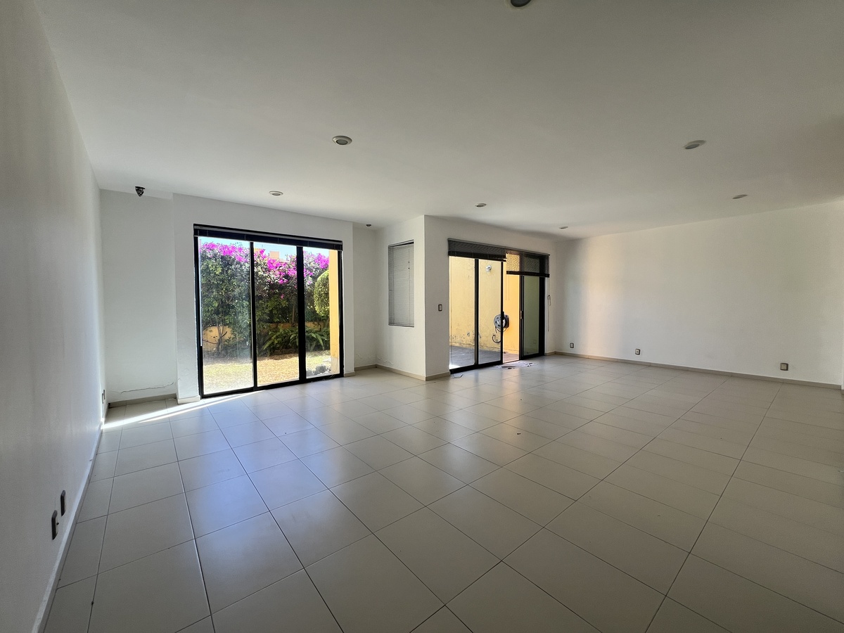 8 de 22: Salón de usos múltiples privado