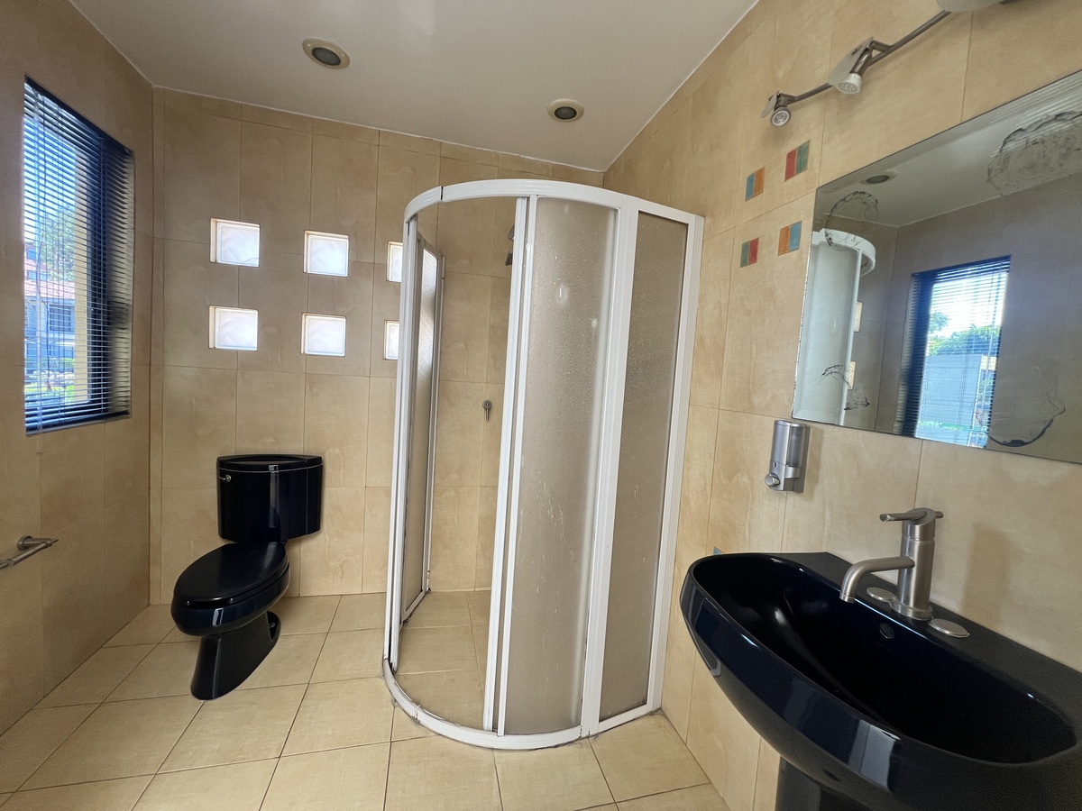 19 de 22: Baño completo compartido recamara 2 y 3