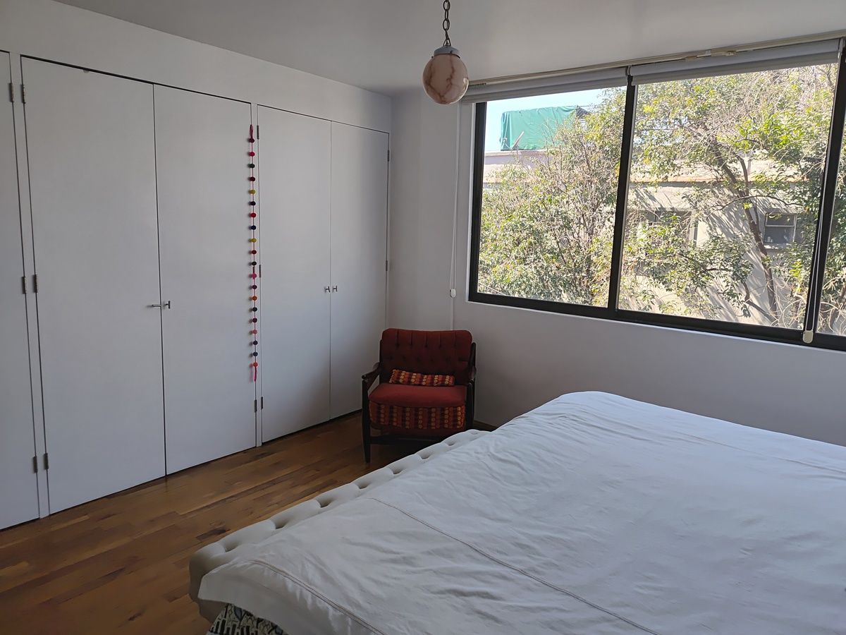 12 de 25: Gran ventana y closets recamara principal.