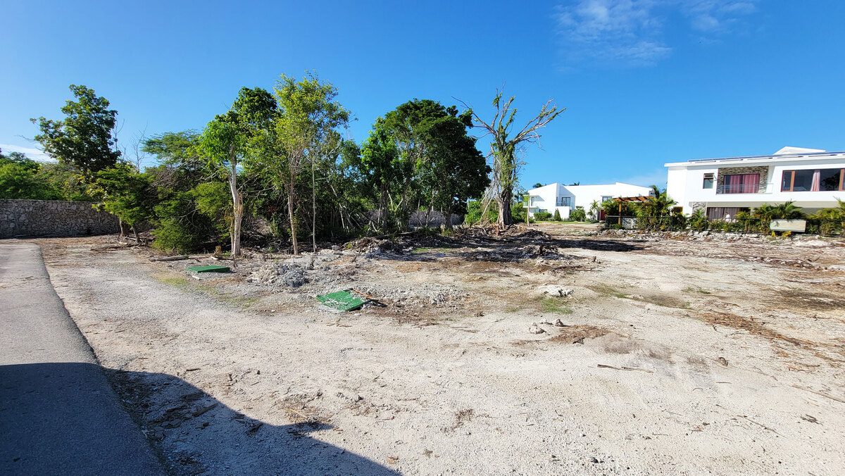 2 de 2: Terreno en venta en Punta Cana Village 1