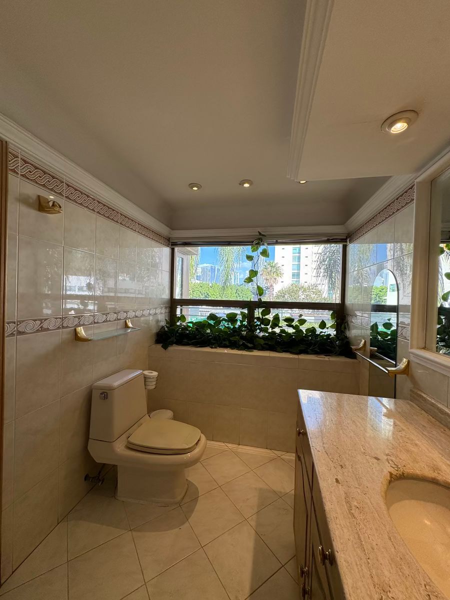 11 of 25: Baño recamara 2