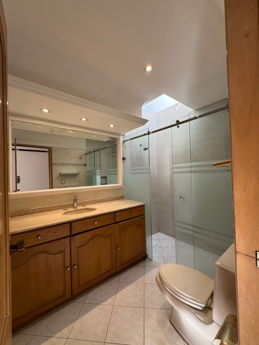 15 of 25: Baño recamara 3