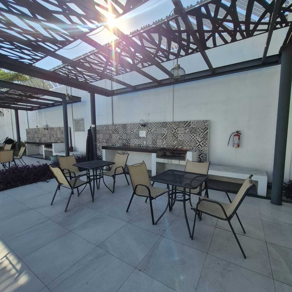 16 de 18: AREA DE ASADORES