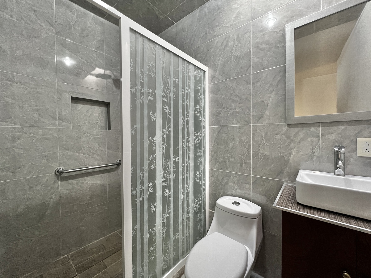 16 de 24: Baño completo