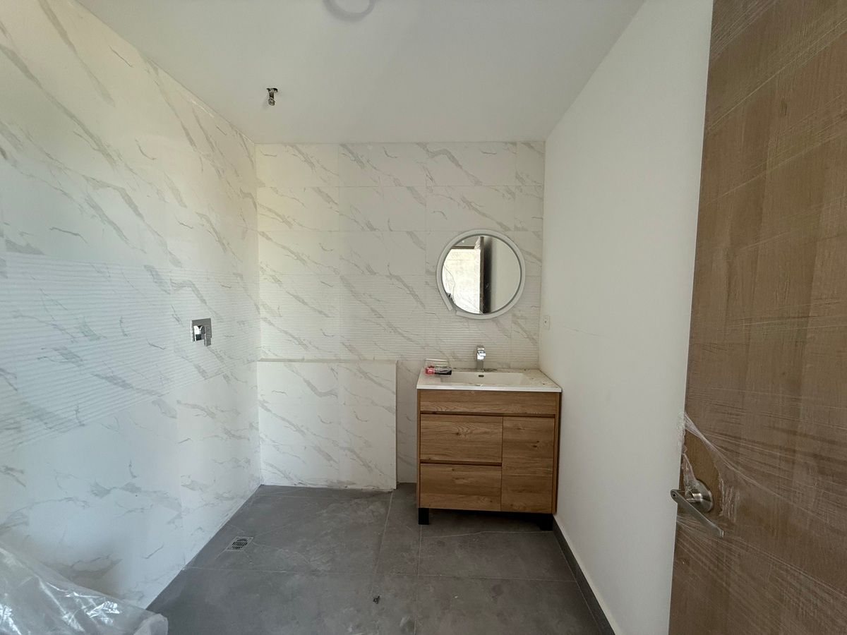 6 de 13: Baño de la Recámara Princpial