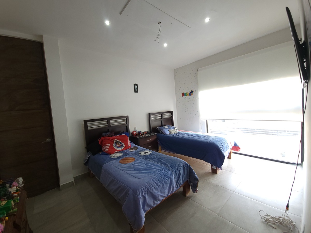 28 de 34: Recámara secundaria 2