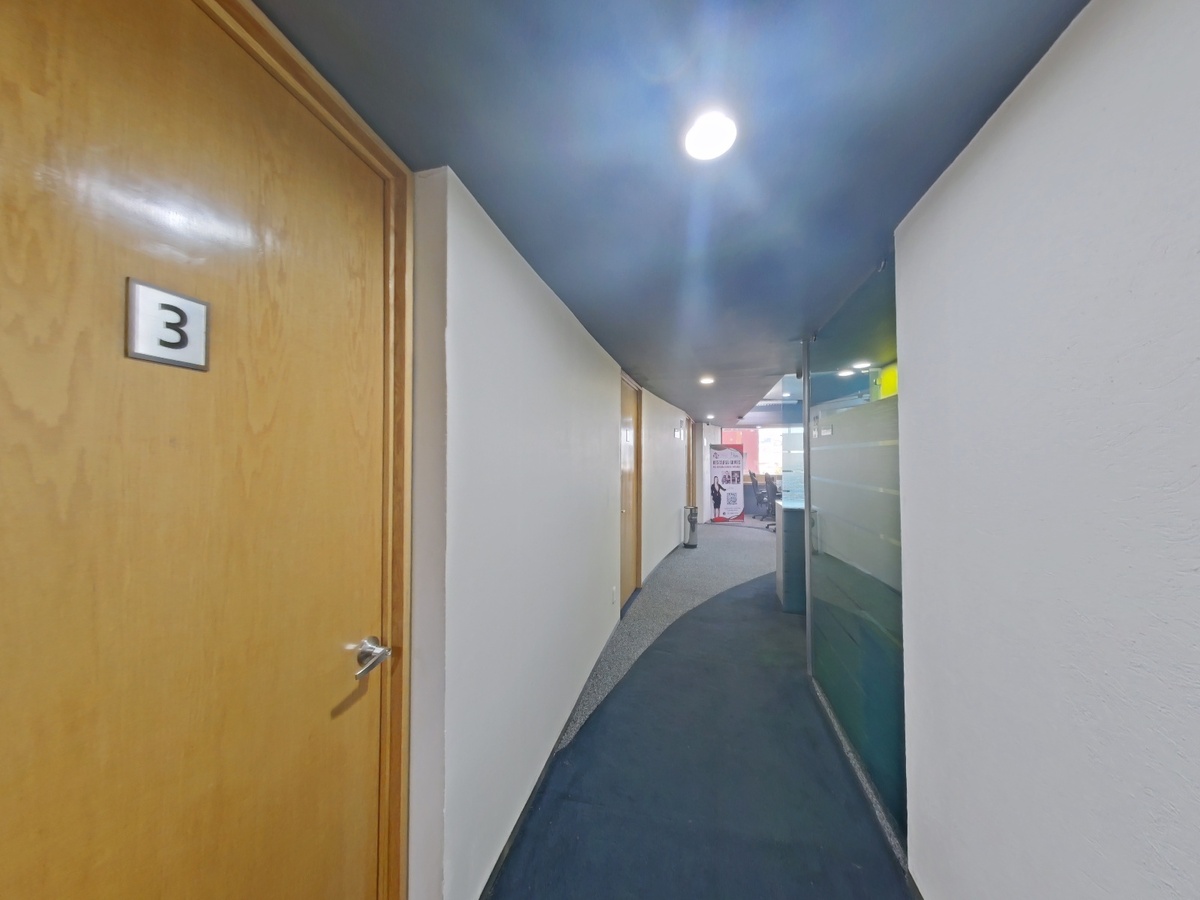 8 de 26: privados, pasillo