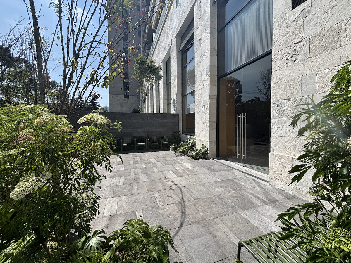 32 de 43: Terraza Business Center 2