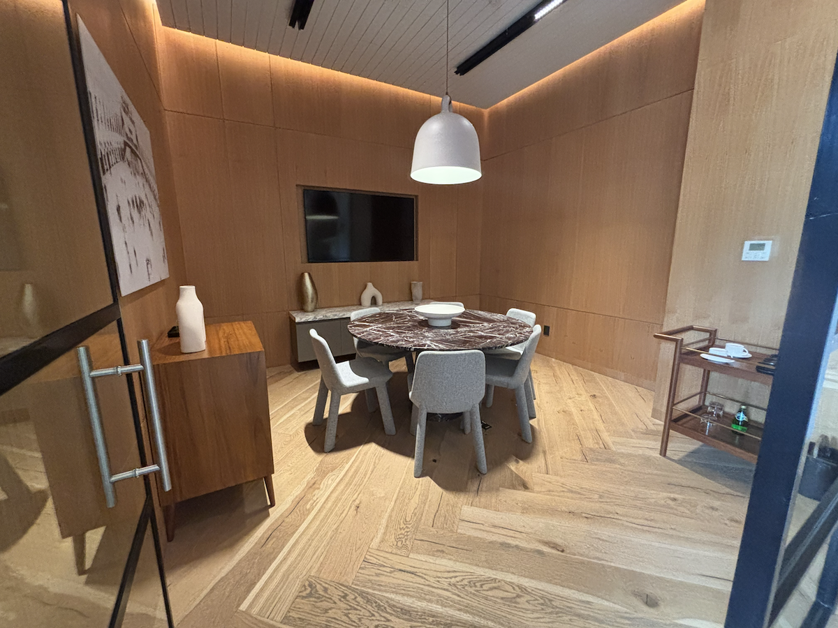 28 de 43: business center