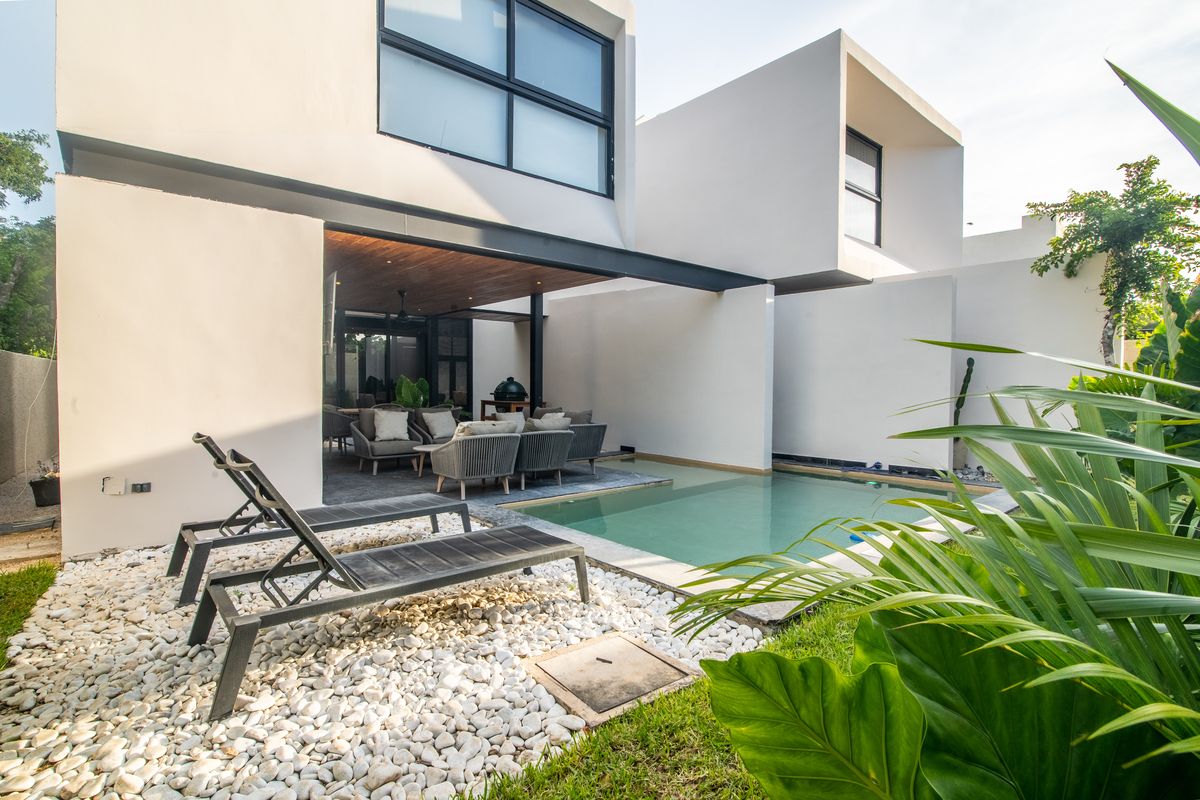 Casa con paneles solares en Privada Compostela | 4 recámaras - foto 2