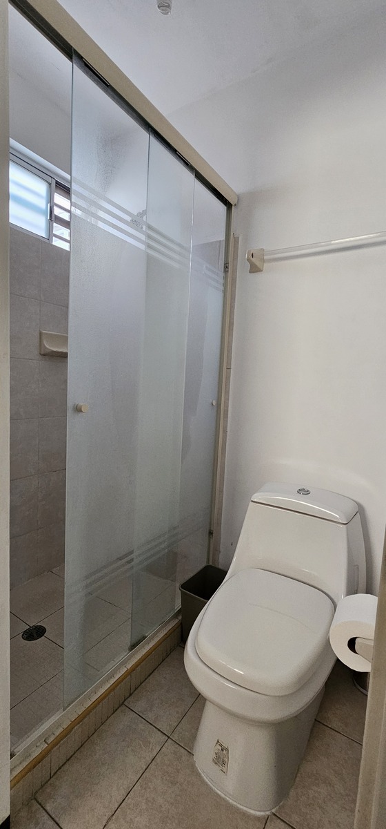 11 de 18: Baño rec ppal