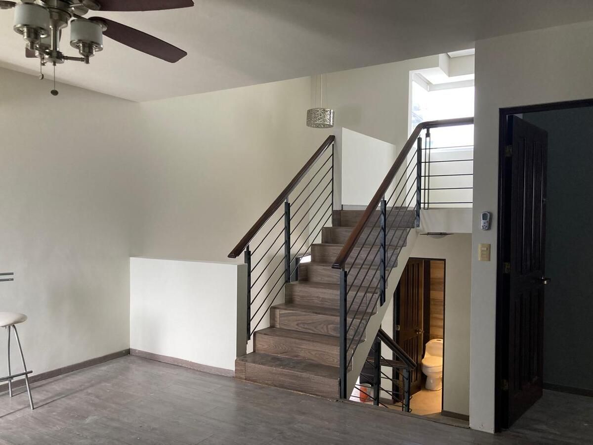 14 de 27: Acceso a recámara principal