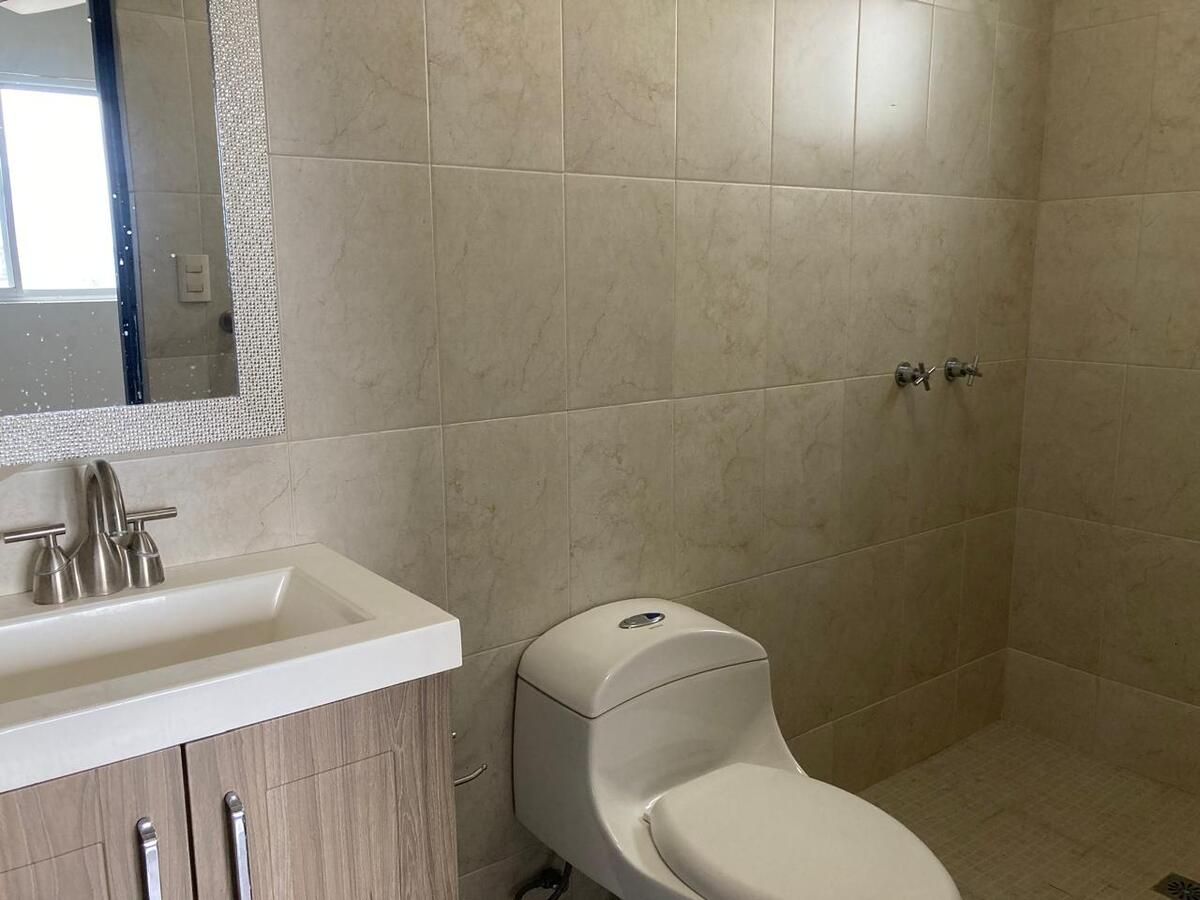 22 de 27: Baño recámara 2