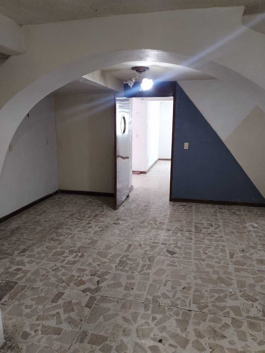 7 of 20: Entrada a la cocina