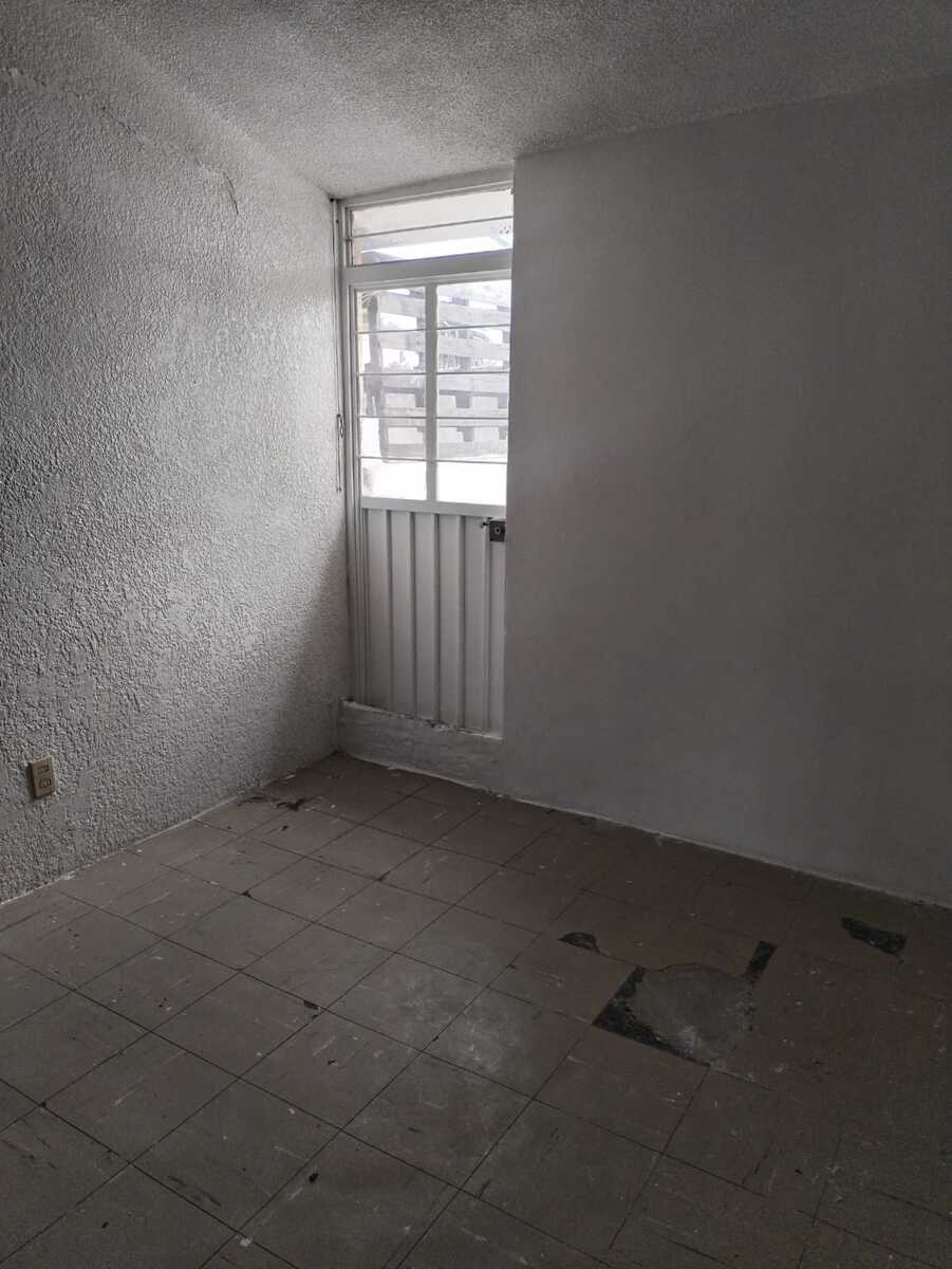 18 of 20: Acceso al patio