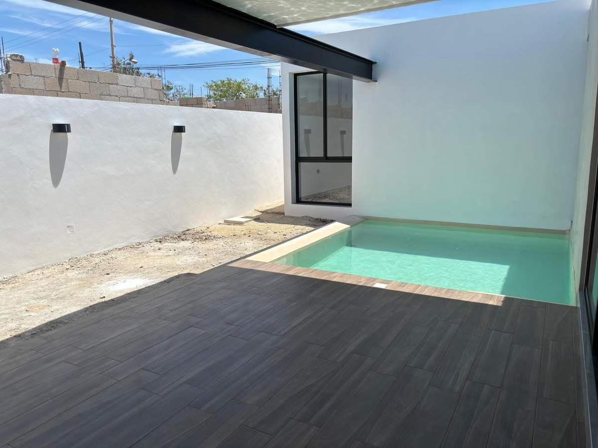 14 de 15: Terraza y Alberca