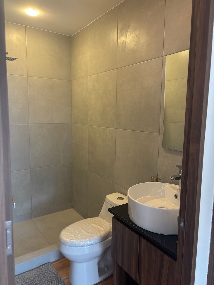 10 de 10: Baño completo principal