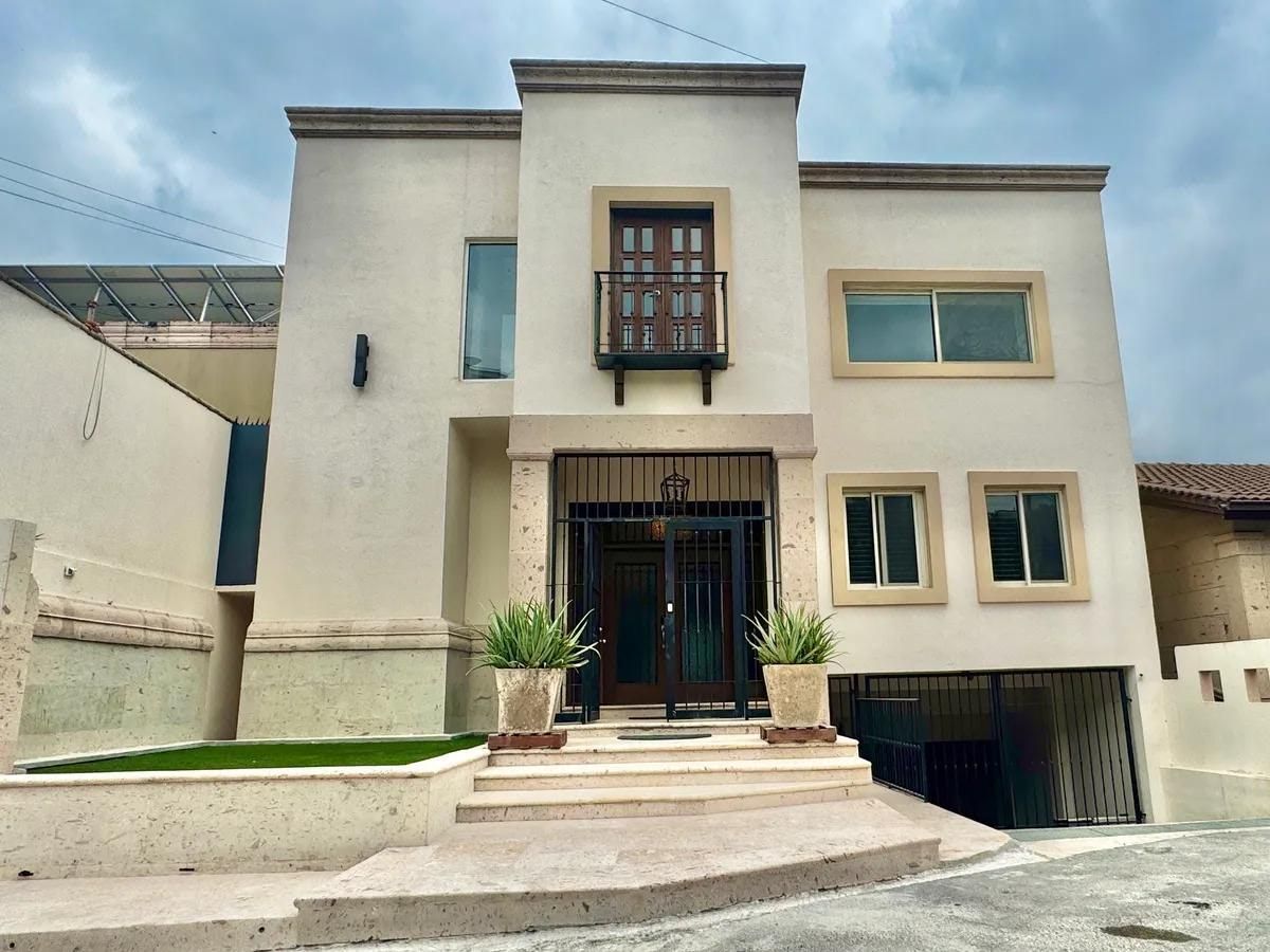 Casa en Venta en Colorines San Pedro Garza García