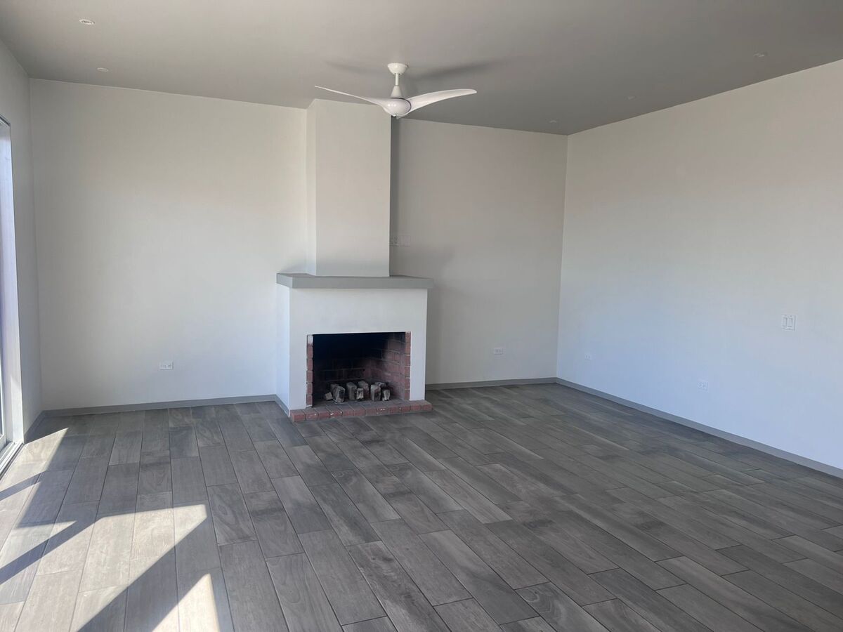 11 de 19: Chimenea sala