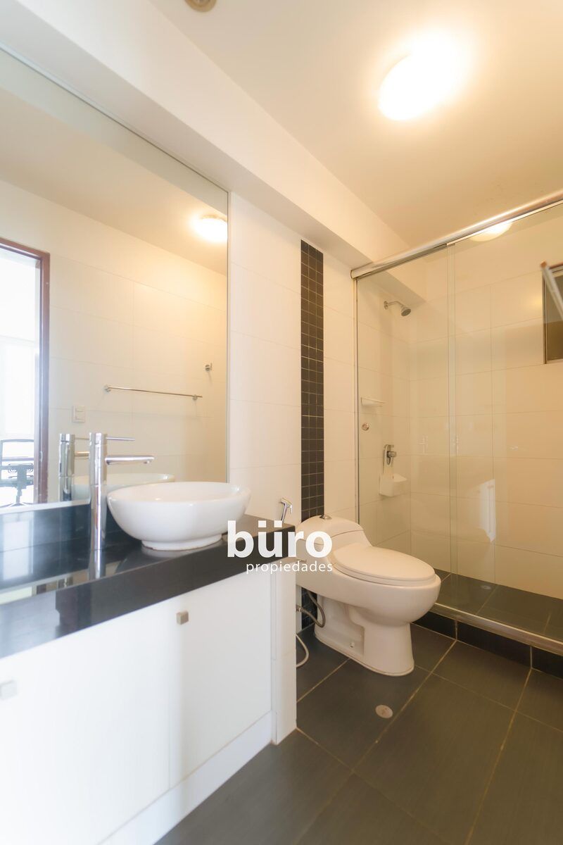 11 de 16: Baño dentro de la habitación