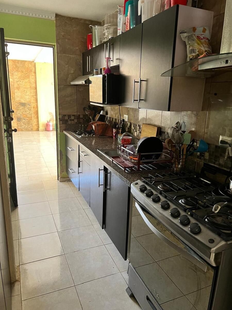 5 de 35: Cocina desayunador