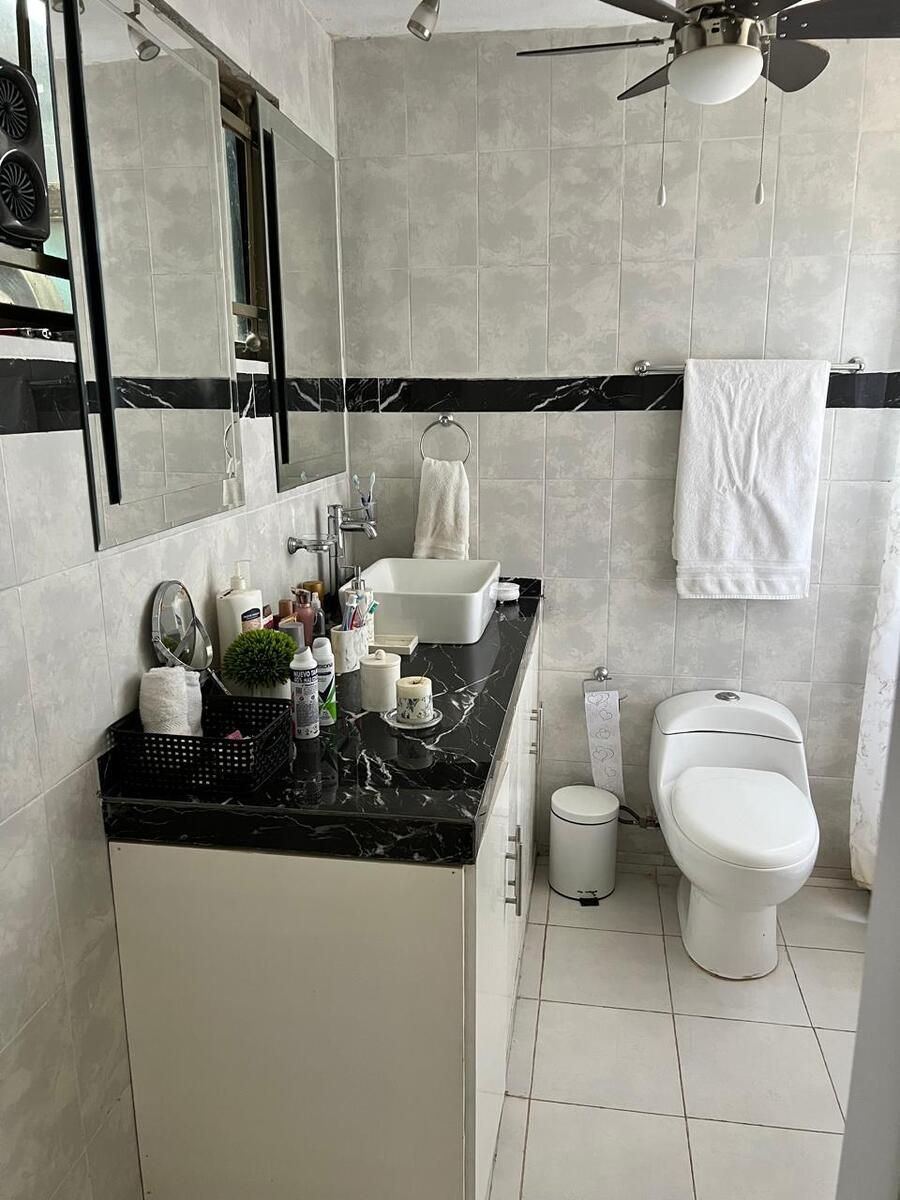 21 de 35: Baño #2 planta Alta