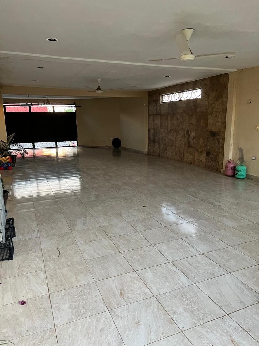 12 de 35: Garage techado para 4 autos