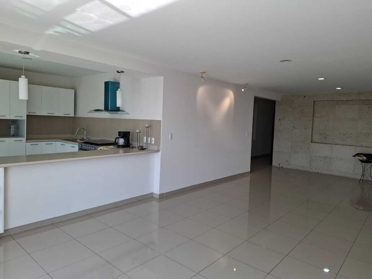 8 de 17: COCINA, ESTANCIA Y COMEDOR EN ESPACIO ABIERTO.