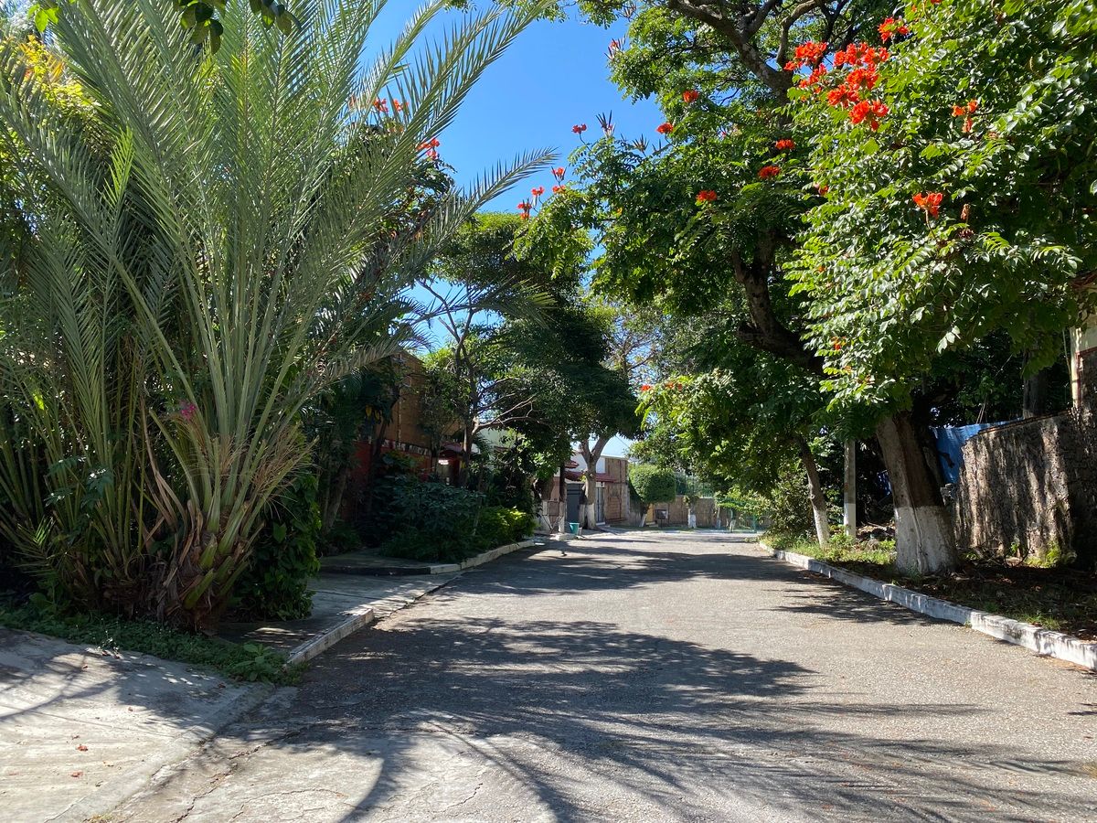 2 de 45: En una de las calles más bonitas de Lomas de Cuernavaca...