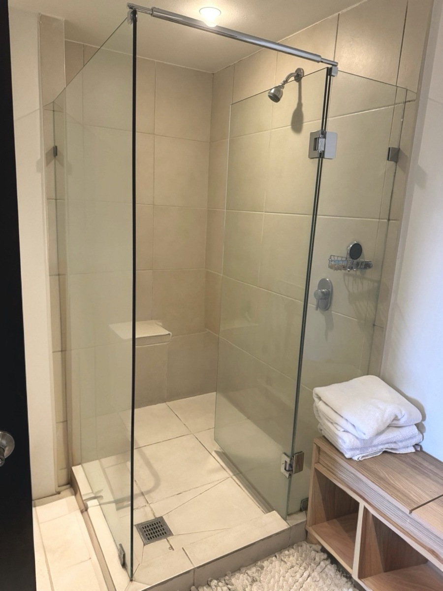 14 of 22: Baño recámara principal