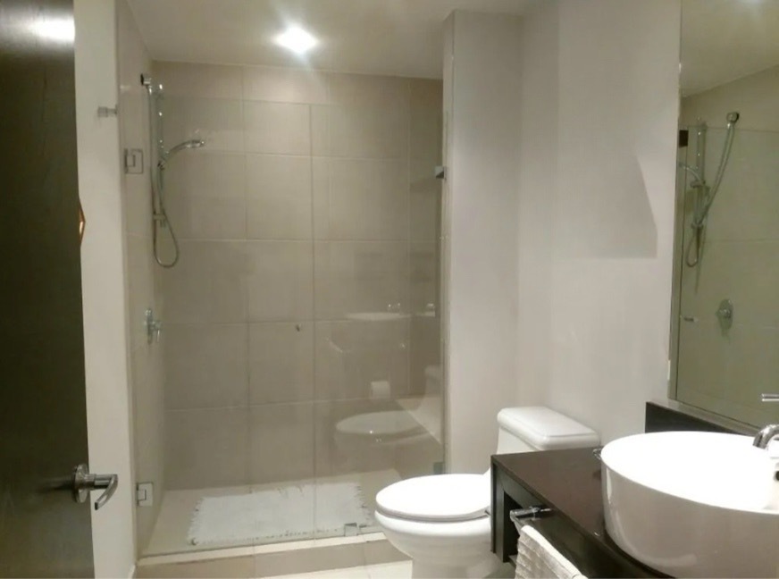 16 of 22: Baño segunda recámara