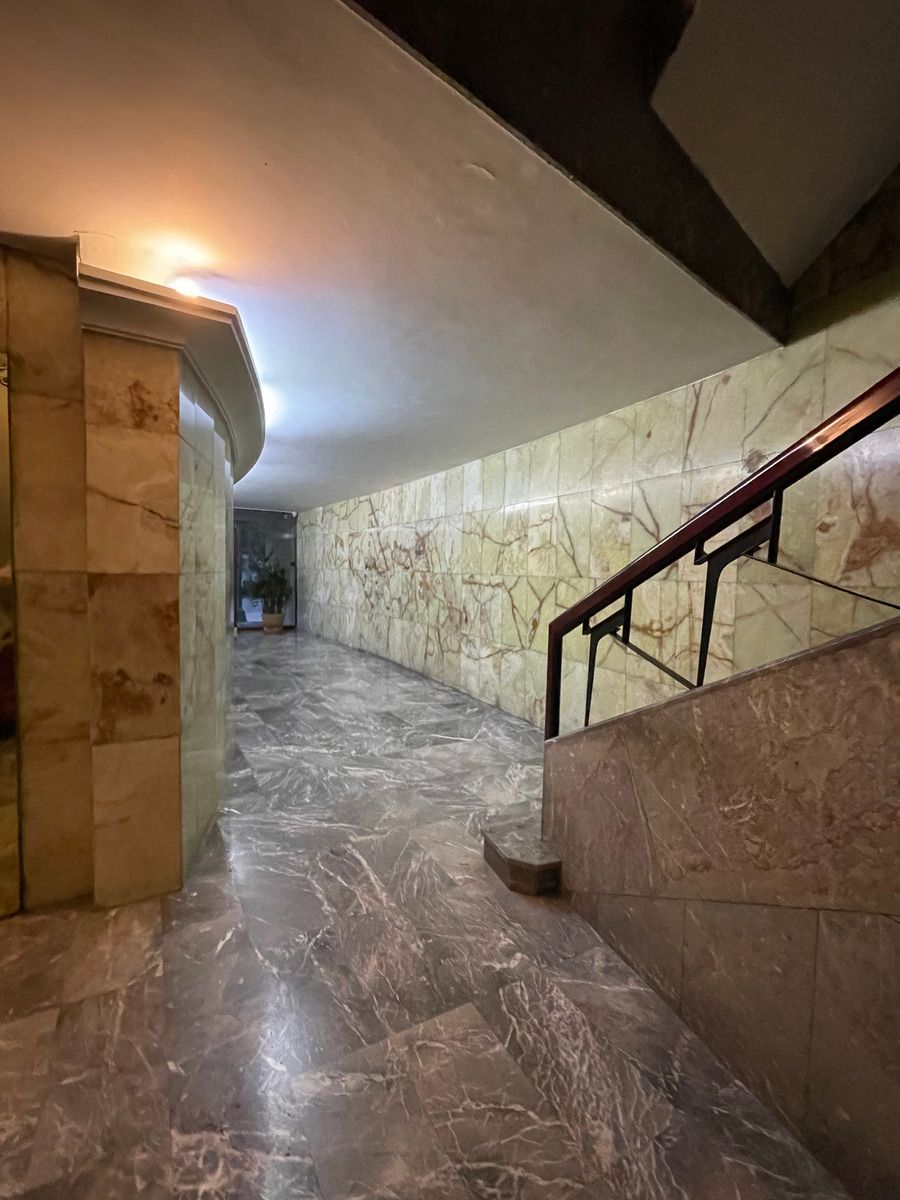 25 de 26: Edificio - Entrada/Salida