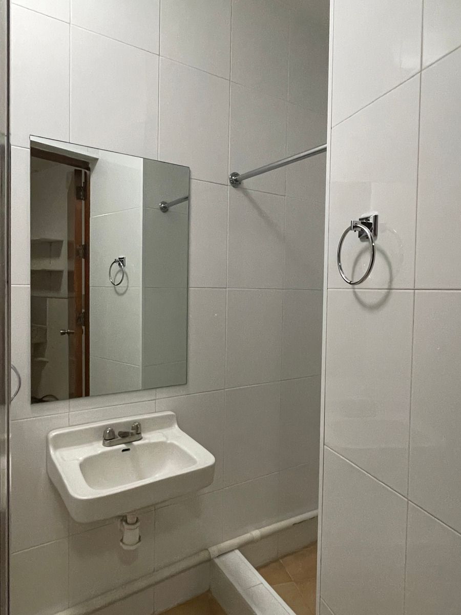 21 de 26: Baño completo - Servicio