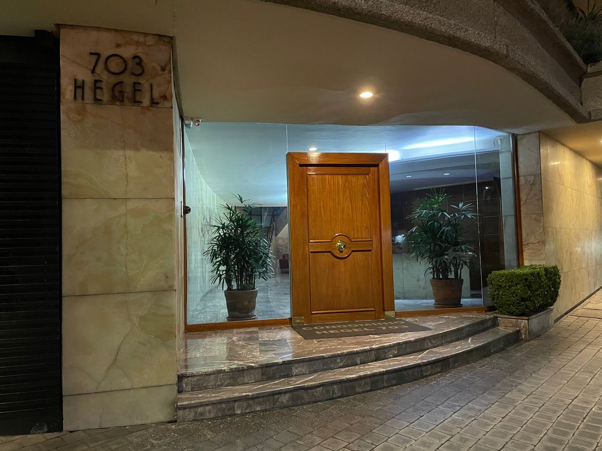 26 de 26: Edificio - Entrada