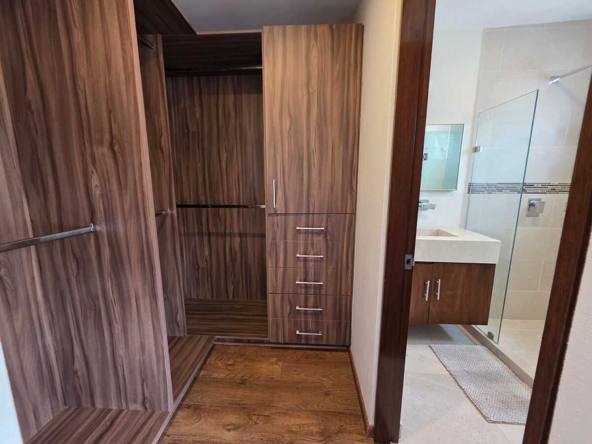 19 de 33: walking closet